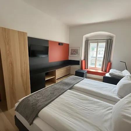 Stadthotel فندق *